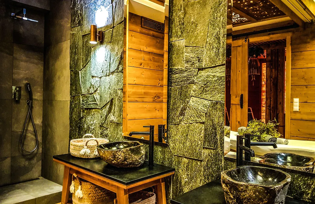 Gold Hotel-1